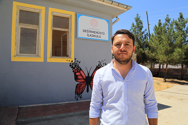 Batman'da Öğretmen Öğrencilerini su oyunuyla serinletti