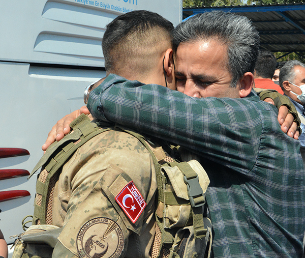 BATMAN’DAN JANDARMA KOMANDOLAR, SURİYE’YE GÖNDERİLDİ