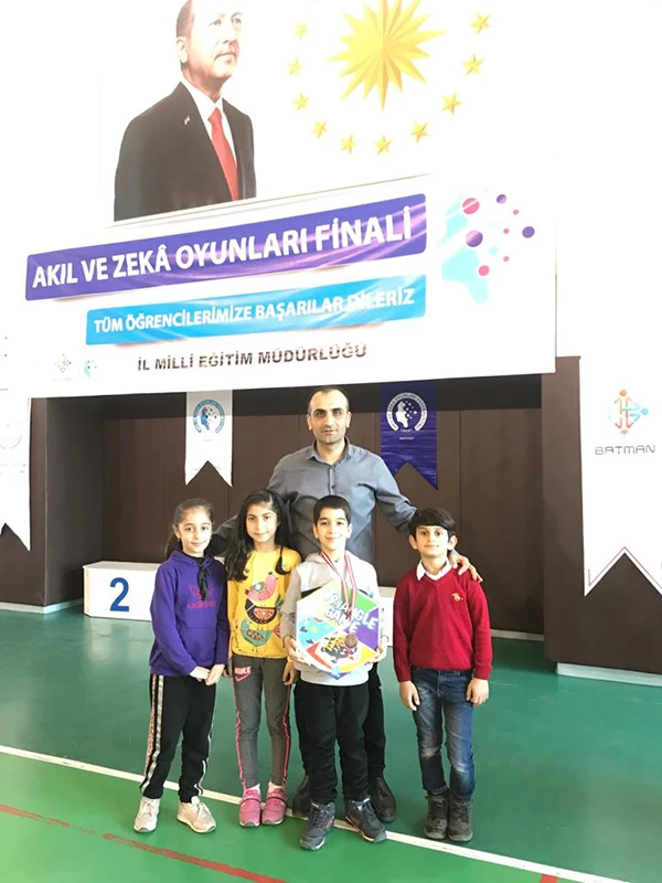 ŞEKER KOKAN BİR OKUL