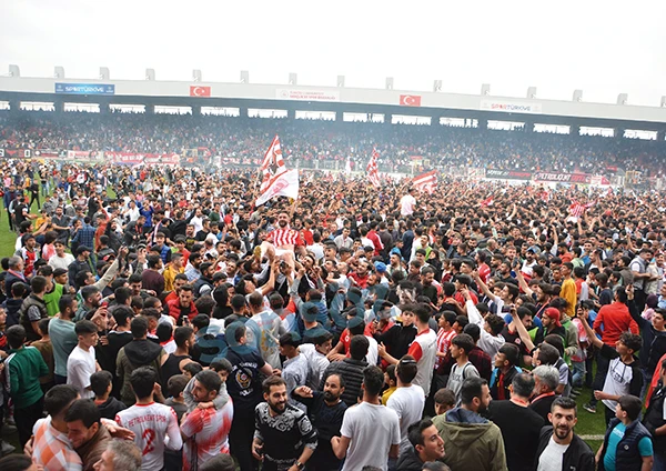 Ve Şampiyon Petrolspor