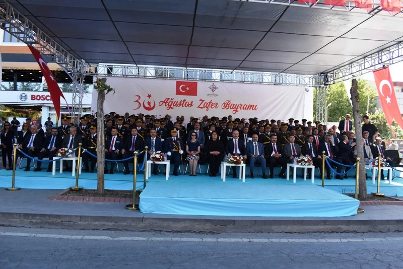 Asırlık zafer, törenlerle kutlandı