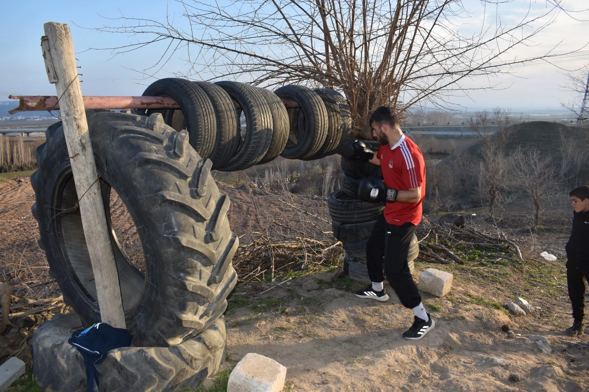 Şampiyonun hedefi, annesine iki inek almak