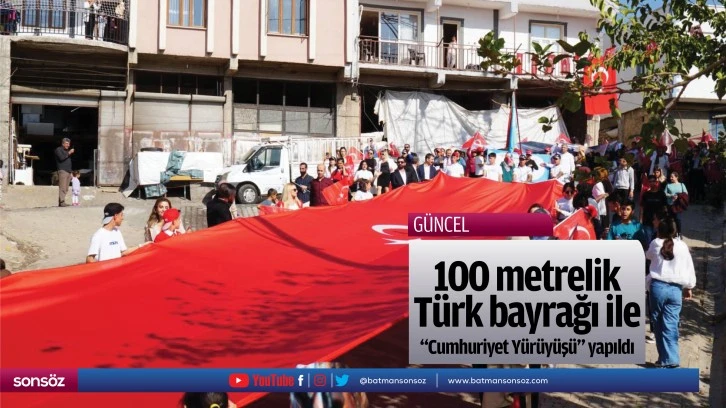 100 metrelik Türk bayrağı ile "Cumhuriyet Yürüyüşü" yapıldı