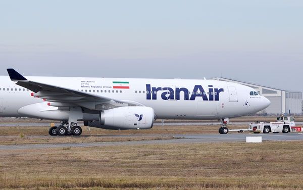 İran&#39;da yolcu uçağı düştü! Onlarca ölü var!