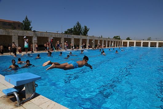 15 bin çocuğa yüzme eğitimi