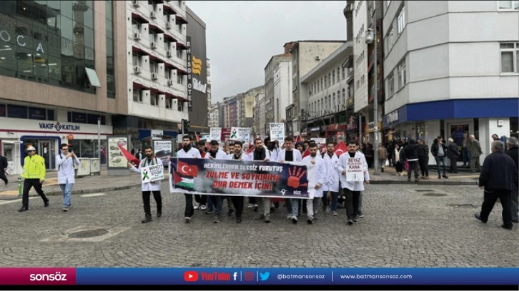  Doktorlar "sessiz yürüyüş" ile İsrail'i protesto etti
