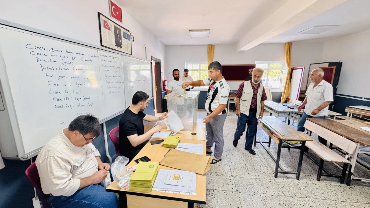 Narin Güran'ın mahallesinde seçmen muhtarlık için sandık baş