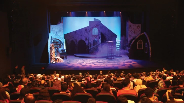 Orhan Asena Yerli Oyunlar Tiyatro Festivali başladı