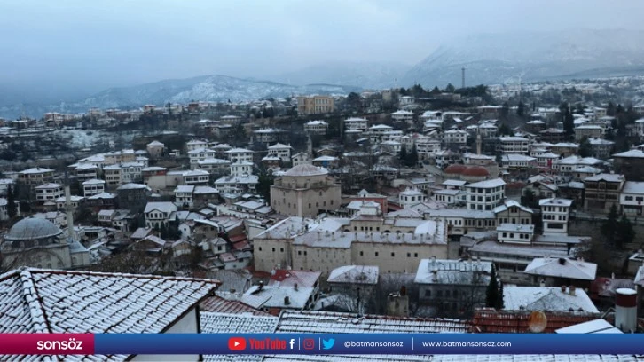 Safranbolu'nun tarihi yapıları karla kaplandı