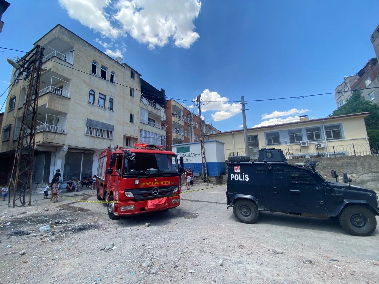 Yangın çıkan ev kullanılamaz hale geldi