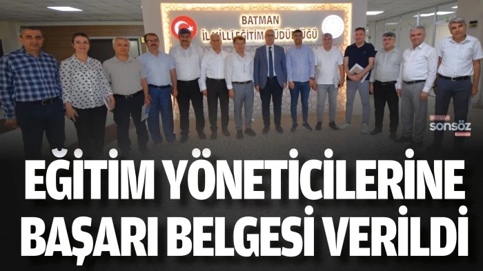 Eğitim y&ouml;neticilerine başarı belgesi verildi