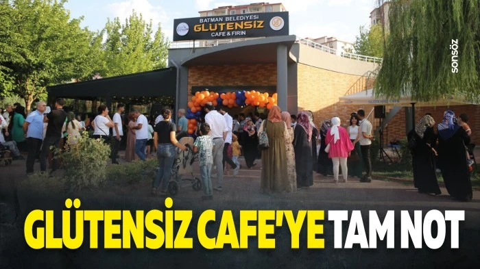 Gl&uuml;tensiz Cafe&rsquo;ye tam not