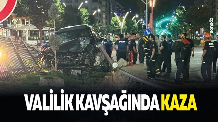 Valilik Kavşağında kaza
