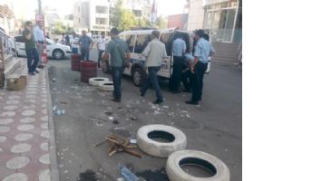 &Ccedil;&Ouml;P KAVGASI: 2 YARALI 6 G&Ouml;ZALTI