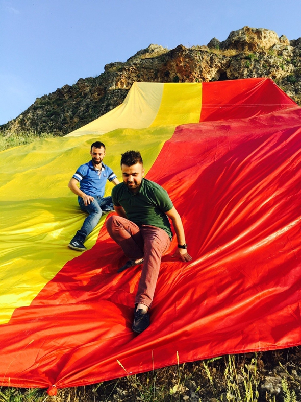 DEV GALATASARAY BAYRAĞI YENİLENDİ