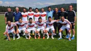 PETROLSPOR BUG&Uuml;N TOPBAŞI YAPIYOR