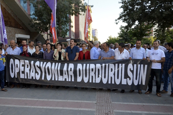 BECERİKLİ &ldquo;BU FİLMİ 40 YILDIR İZLİYORUZ&rdquo;