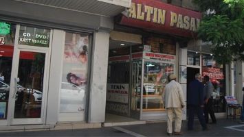 ALTIN FİYATLARI U&Ccedil;TU, M&Uuml;ŞTERİLER AZALDI