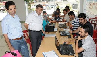 &Uuml;NİVERSİTE ADAYLARINA REHBERLİK DESTEĞİ