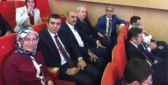AK PARTİ, SE&Ccedil;İM BEYANNAMESİNİ A&Ccedil;IKLADI