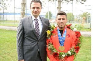 ŞAMPİYONUMUZ SADAK, BATMAN&rsquo;A D&Ouml;ND&Uuml;