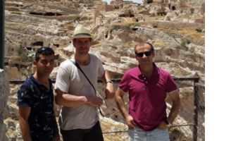 AVUSTURYALI SANAT&Ccedil;I, HASANKEYF&rsquo;İ GEZDİ..