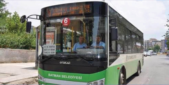 &Uuml;NİVERSİTENİN ULAŞIM SORUNU &Ccedil;&Ouml;Z&Uuml;L&Uuml;YOR