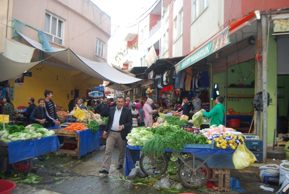 ESNAF, UMDUĞUNU BULAMIYOR