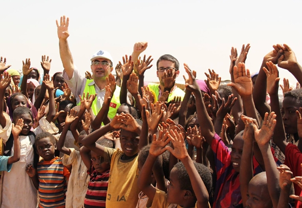 BATMANLI SAĞLIK&Ccedil;ILAR, SUDAN&rsquo;DA SU KUYUSU A&Ccedil;TI