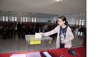 &Ouml;ĞRENCİLER SANDIK BAŞINA GİTTİ