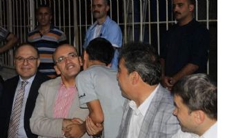 BAKAN ŞİMŞEK, G&Uuml;REŞ&Ccedil;İYİ KUCAKLADI