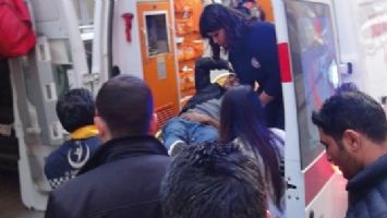 &Ccedil;ARŞI&rsquo;DA KAVGA: 3 YARALI
