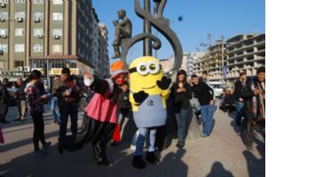 SEVİMLİ ŞEKERLER&rsquo;DE EBEVEYNLERİN Y&Uuml;Z&Uuml; G&Uuml;L&Uuml;YOR