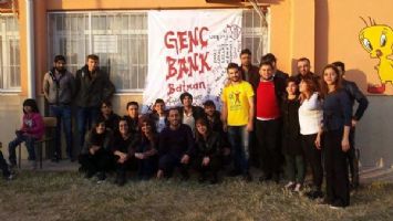 GEN&Ccedil;BANK, OKULLARA RENK KATIYOR