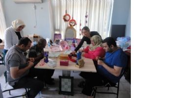 HASTALAR, EL BECERİLERİNİ GELİŞTİRİYOR