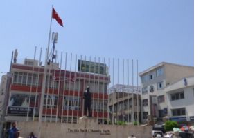 BAYRAĞI YARIYA İNDİRMEYİ UNUTTULAR!...