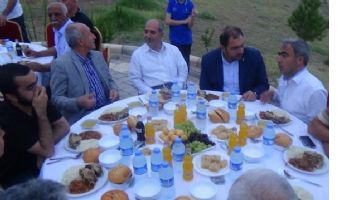 İŞADAMI BAKTAŞ&rsquo;TAN GELENEKSEL İFTAR YEMEĞİ