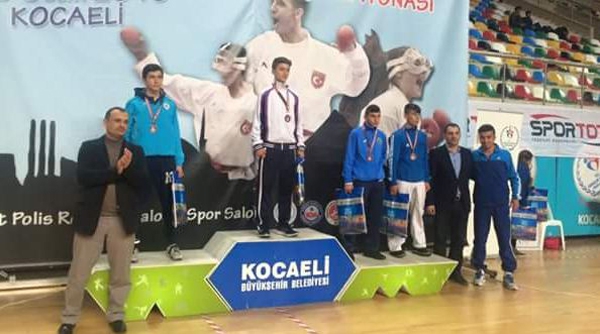 KARATEDE YARIŞTILAR