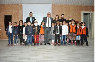 İMKB&rsquo;NİN MİNİKLERİ ŞİİR ZİYAFETİ SUNDU