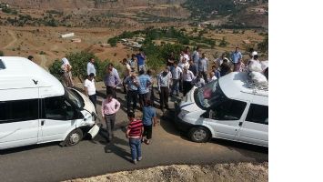 İKİ ARA&Ccedil; &Ccedil;ARPIŞTI: 4 YARALI