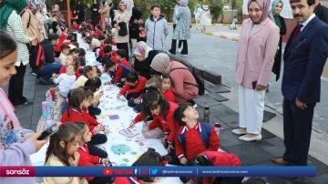 1500 &ouml;ğrenci aynı anda resim &ccedil;izdi