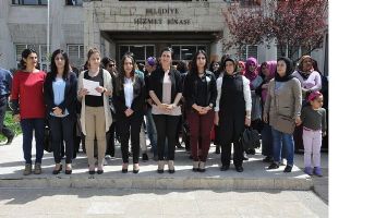 KADINLAR TECAV&Uuml;ZLERE KARŞI ALANLARDAYDI!