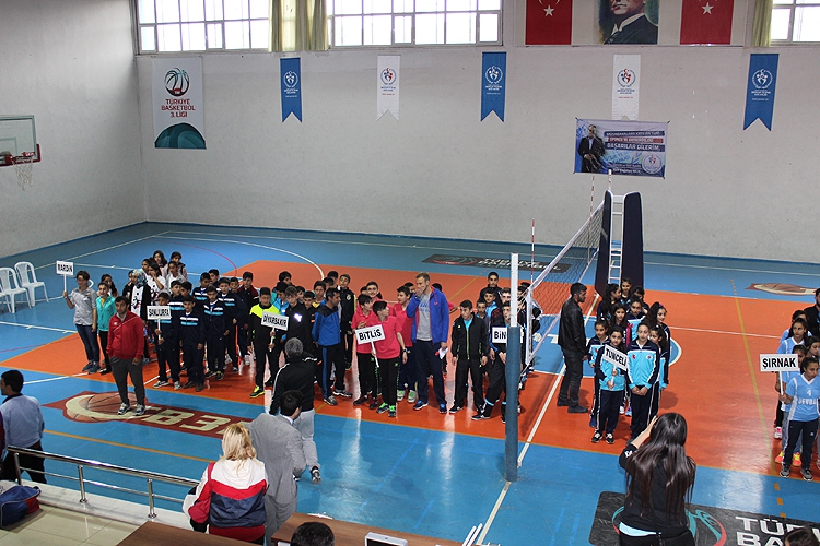 MİNİKLER VOLEYBOLDA YARIŞACAK