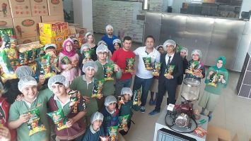 &Ouml;ĞRENCİLER CİPS FABRİKASINI ZİYARET ETTİ