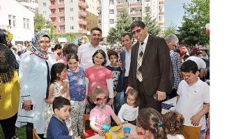 MİNİKLER İ&Ccedil;İN ŞENLİK D&Uuml;ZENLENDİ