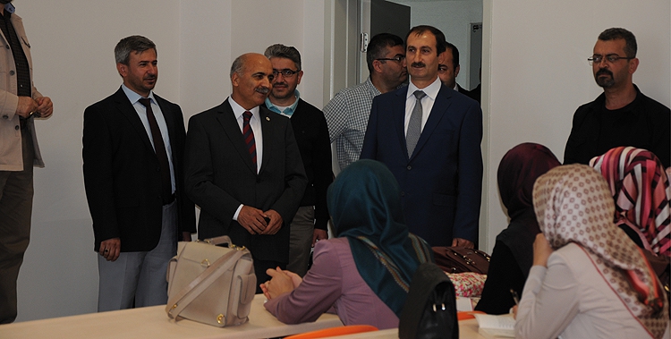 BATMAN &Uuml;NİVERSİTESİ, ŞIRNAKLI &Ouml;ĞRENCİLERİ AĞIRLIYOR