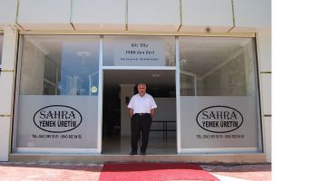 İKİZ TİTO, YEMEK SEKT&Ouml;R&Uuml;NDE İDDİALI