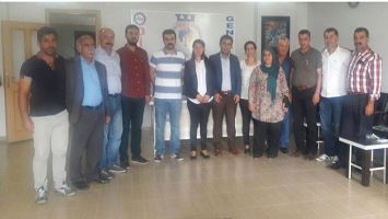 HDP&rsquo;LİLER, ZİYARETLERİNİ S&Uuml;RD&Uuml;R&Uuml;YOR