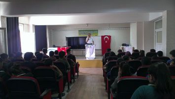 SGK&rsquo;DA EĞİTİMLER S&Uuml;R&Uuml;YOR
