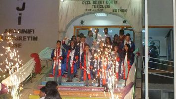 &Ouml;ZEL BASUT&rsquo;TE MEZUNİYET HEYECANI